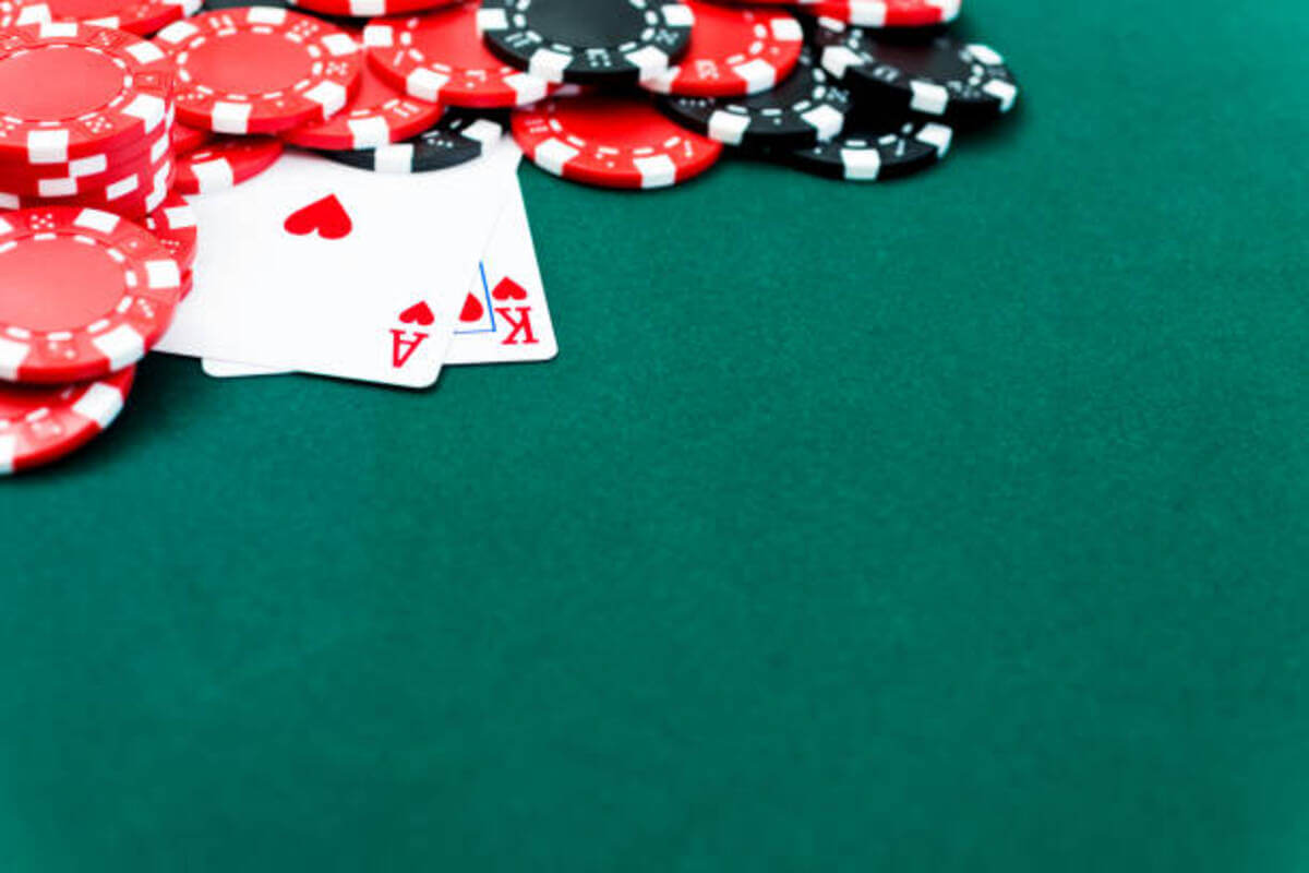 Jetons et cartes de poker au Kill Tilt Poker Series Amnéville
