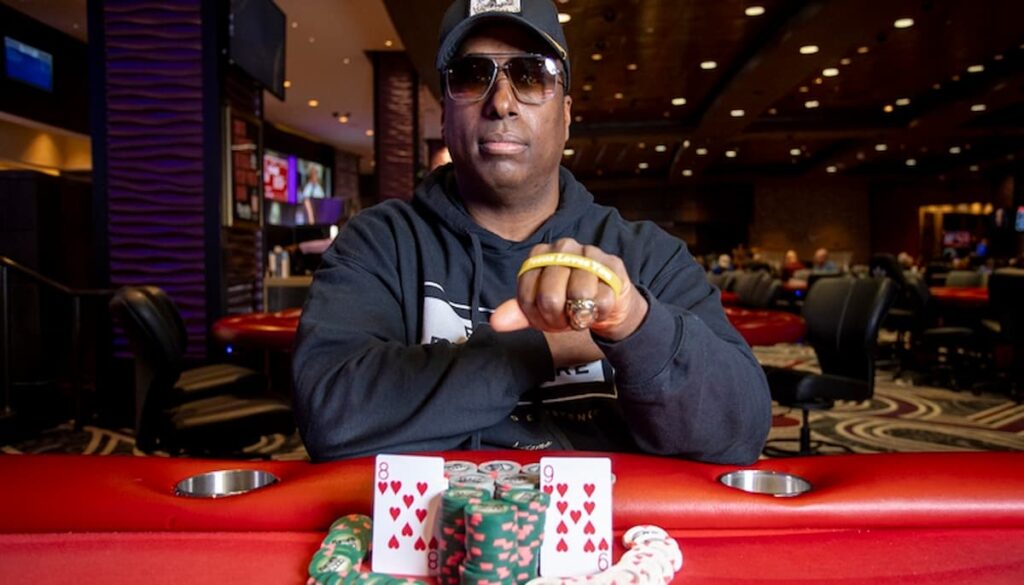 WSOP 서킷 17번째 우승을 차지한 모리스 호킨스