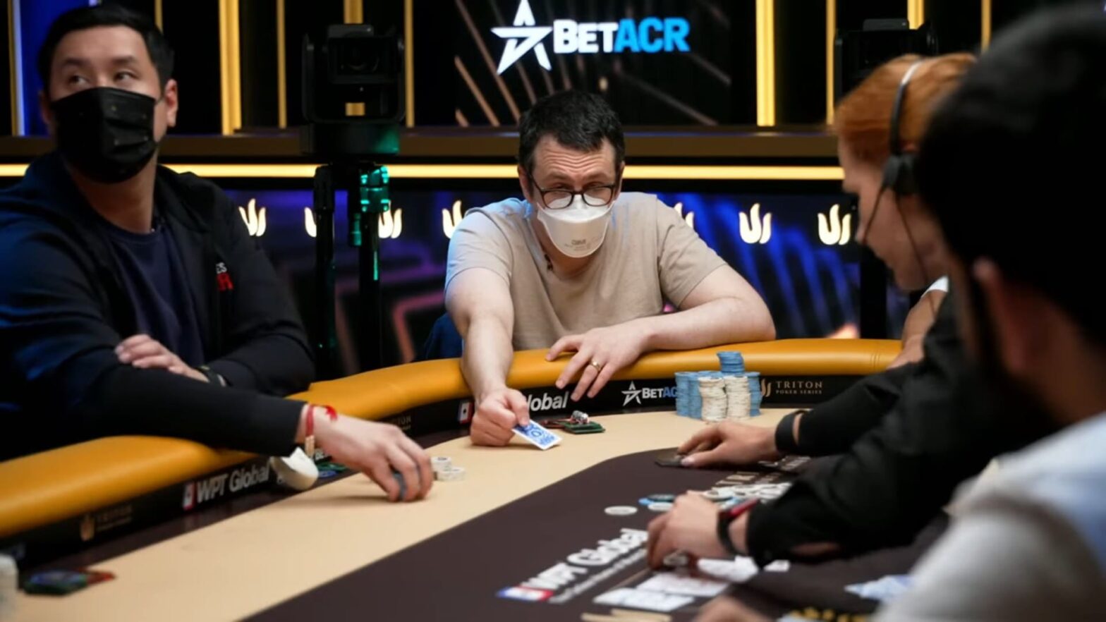 Isaac Haxton bij de Triton Super High Roller Series Jeju II.