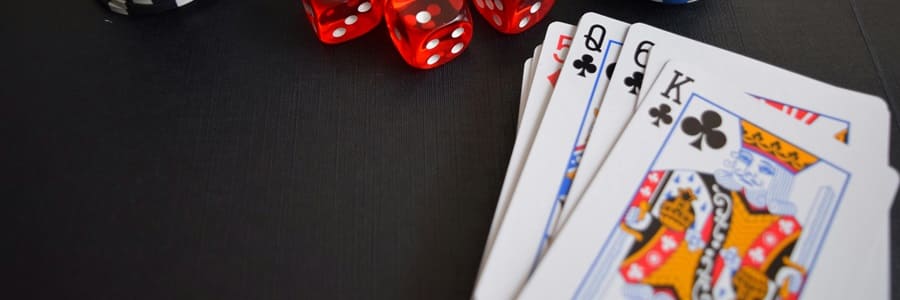 Quais são as regras para jogar Anaconda Poker