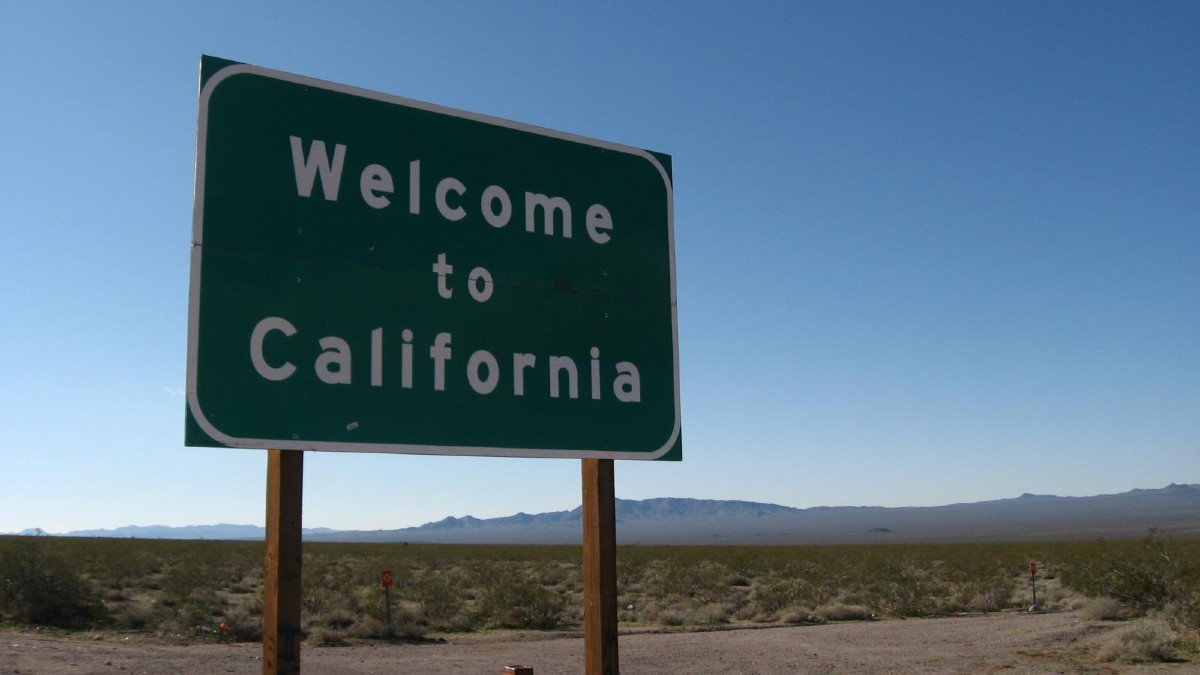 A sign welcomes people to California.