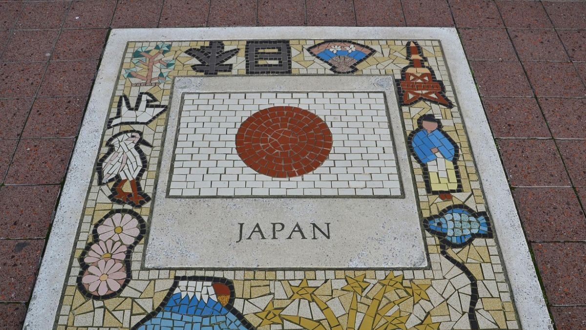 A photo of Japanese tiles.
