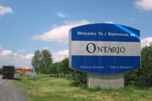 A sign welcoming drivers to Ontario