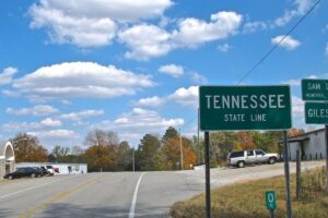 Tennessee state line sign