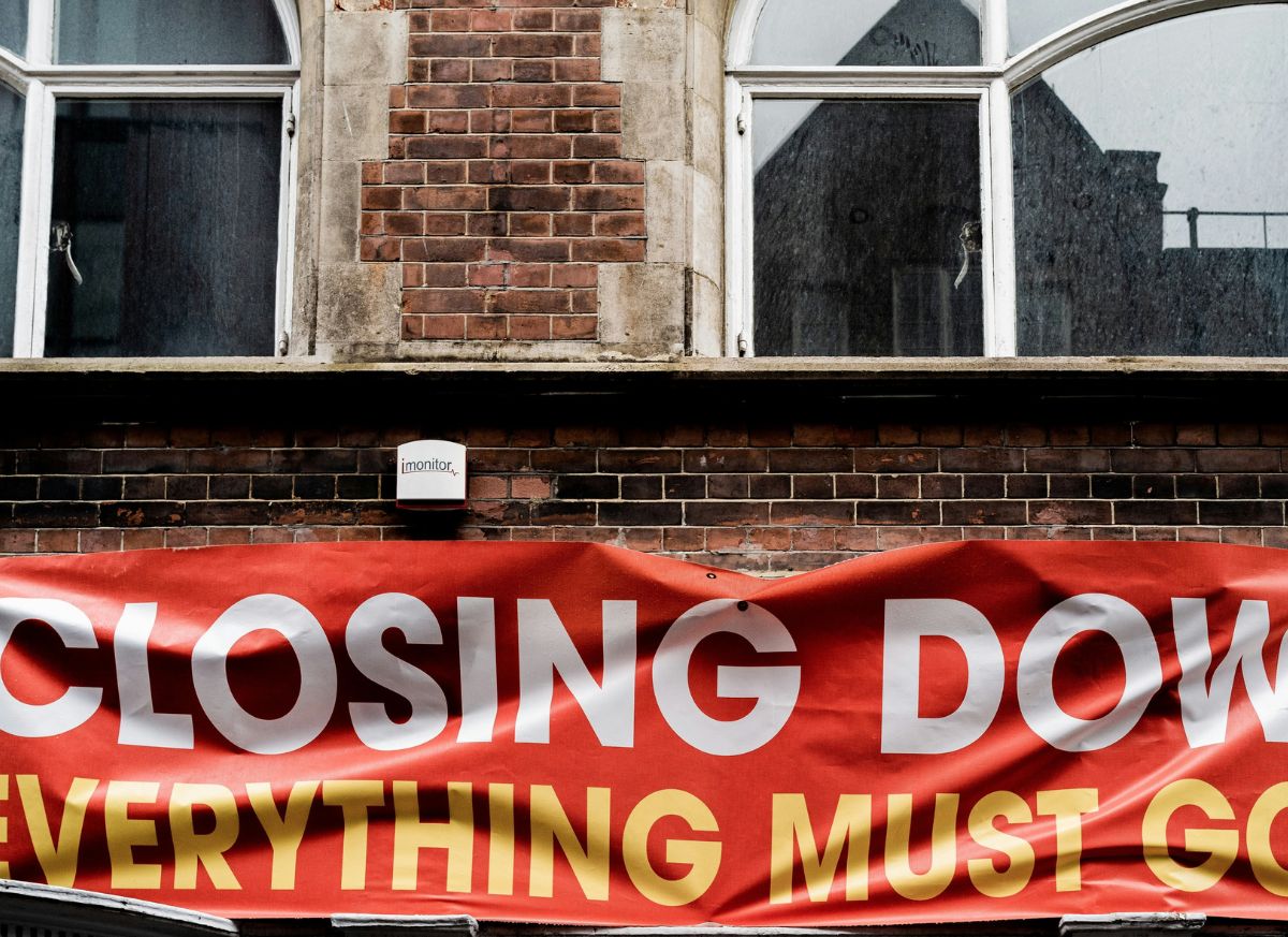 A sign declaring a closeout sale
