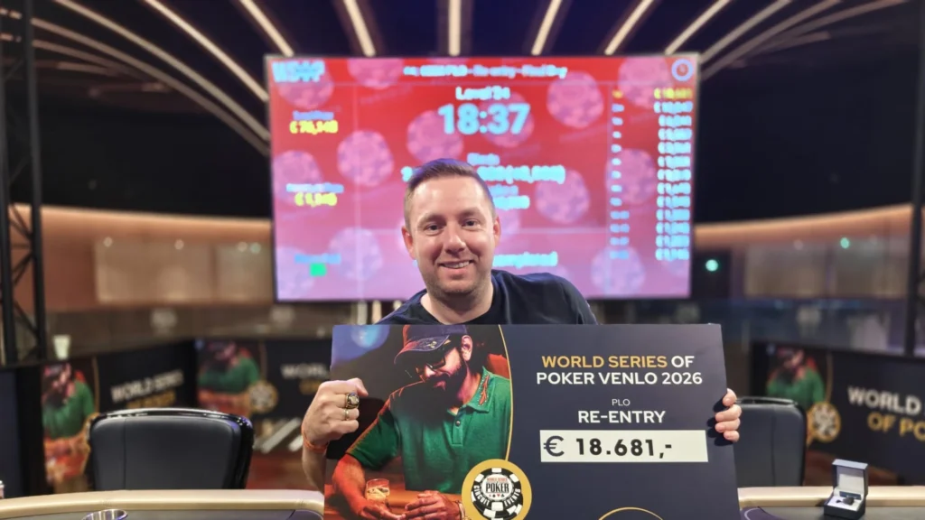 Andre Winkler holding a check for €18,681 at the World Series of Poker Venlo 2026.