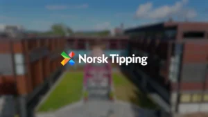 Sparse online poker table with red and black chips representing Norway’s regulated player-pool challenge